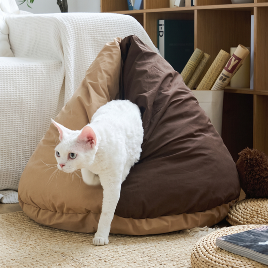 Komavic Cozy Cat Sleeping Bag Bed – Enclosed Washable Beanbag Nest for Indoor Cats, Waterproof & Hair-Resistant Cat Cave